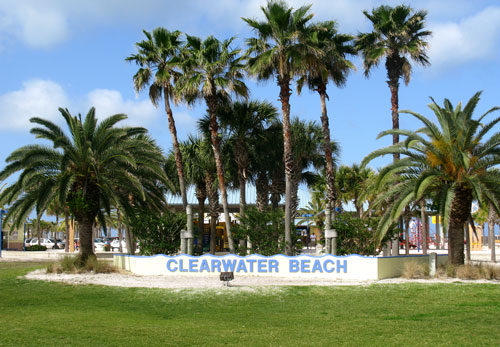 clearwater beach is right across the street from the beach shanty cafe on clearwater beach fl 