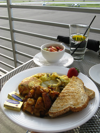 breakfast at the hanger restaurant omelet