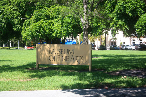 north straub park is bordered by the st petersburg museum of fine arts on the south end