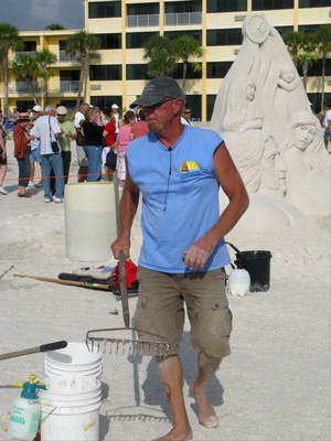 Dan Doubleday - sand artist.