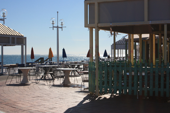 st pete pier capt al's bar