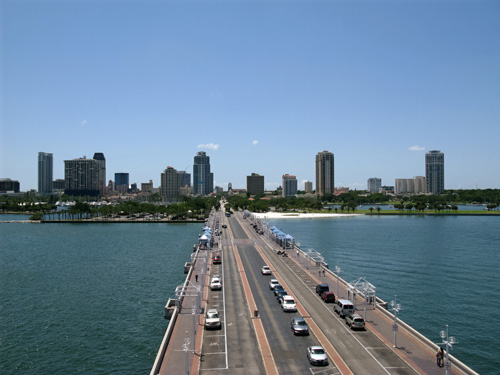 cha cha coconuts view of downtown st pete fl