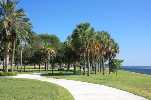 vinoy park pathway leads north to north shore pool