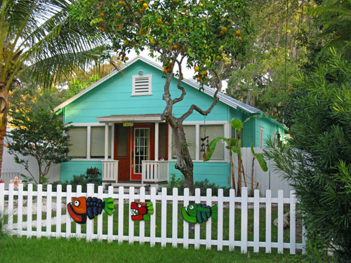 An artistic approach to another beautifully painted home in Gulfport FL.