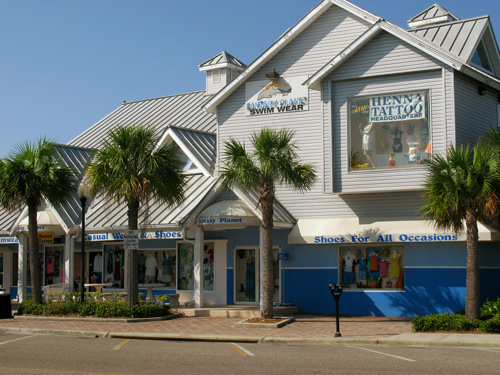 shopping at johns pass fantasy planet store where you can get a henna tattoo