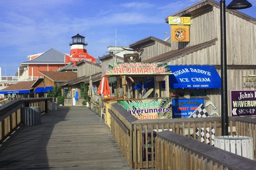 stores on the boardwalk at johns pass village