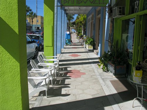 pass-a-grille historic district specialty shops on 8th avenue