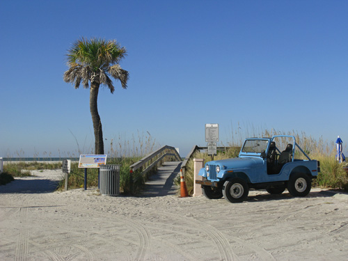 Thanksgiving Day Beach Run parking lot.