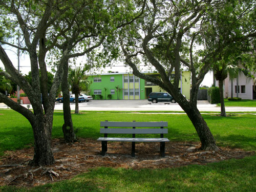 treasure island park has many shaded benches
